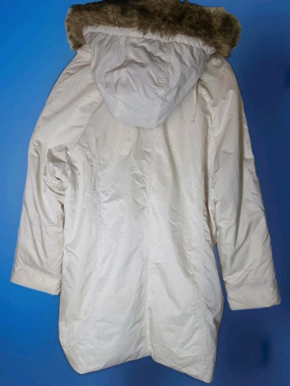 Old Navy Womens Plus 3X cream satin puffer jacket with a faux fur trimmed  Hood